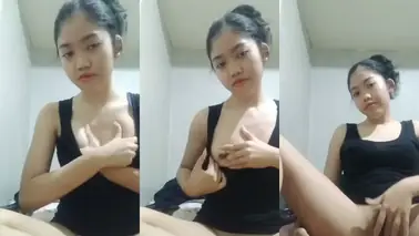 Dokumentasi Agnes Cantik Bertanktop Hitam