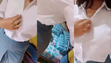 Dokumentasi Gadis Cantik Bersantai Di Kasur